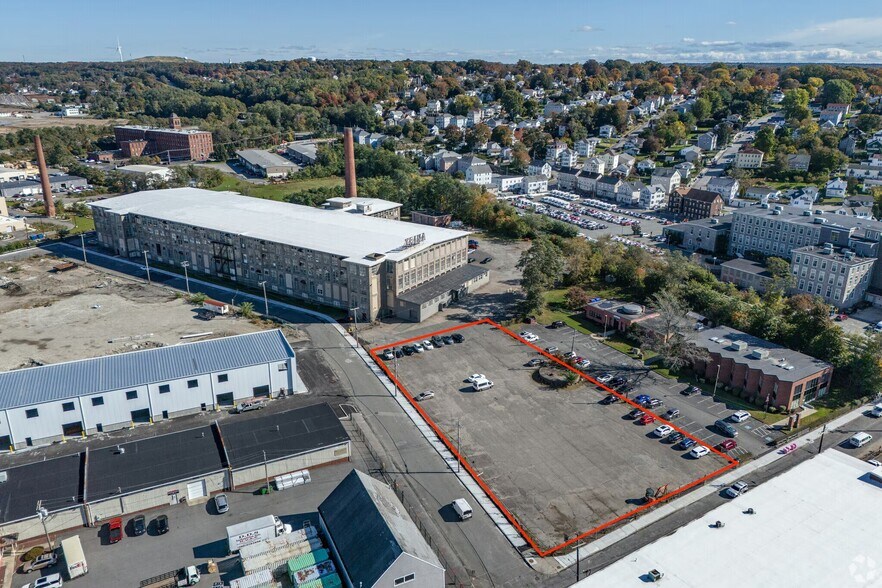 1 Ace St, Fall River, MA à louer - Photo principale – Image 1 sur 1