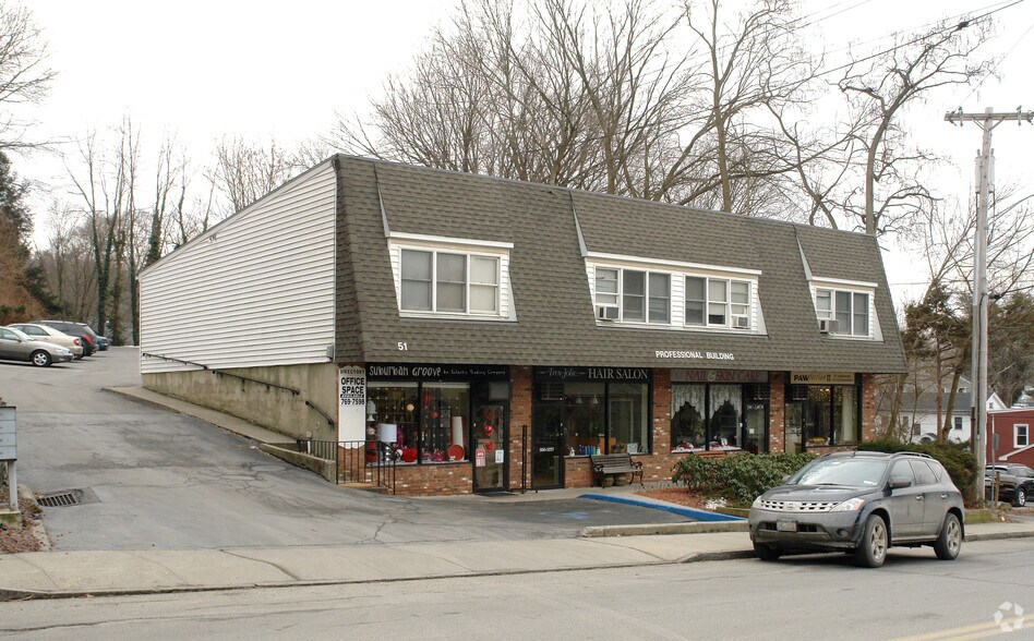 51 Babbitt Rd, Bedford Hills, NY à louer - Photo de l’immeuble – Image 2 sur 8