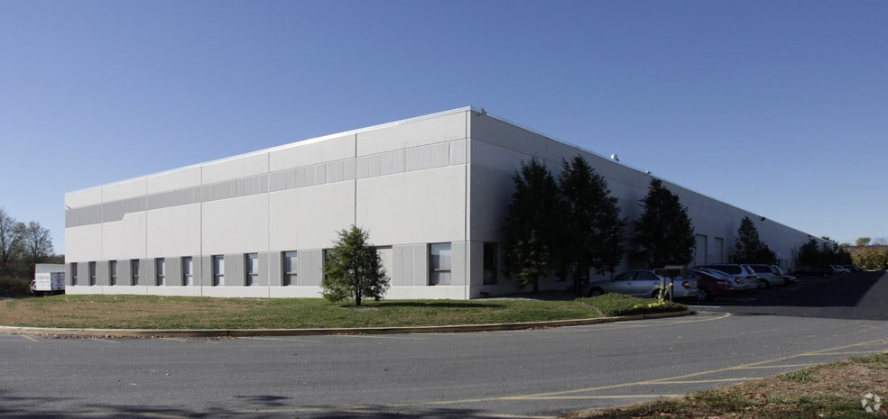 9 Chris Ct, South Brunswick, NJ à louer - Photo principale – Image 3 sur 4