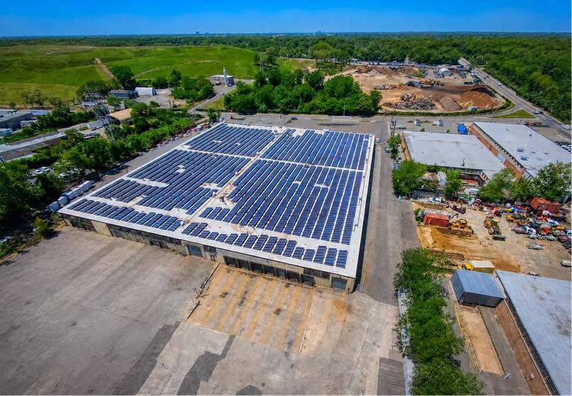 303 Winding Rd, Old Bethpage, NY à louer - Photo de l’immeuble – Image 3 sur 10