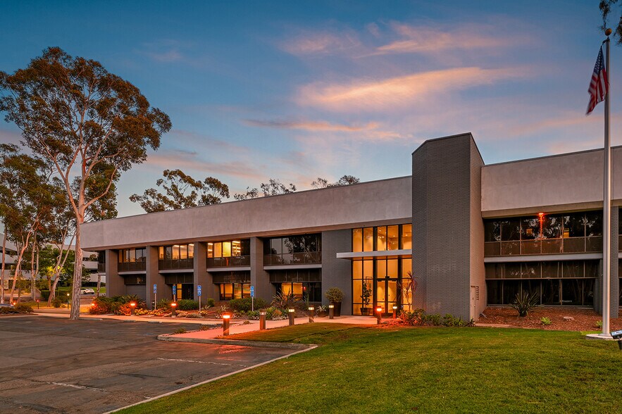 9775 Businesspark Ave, San Diego, CA à vendre - Photo de l’immeuble – Image 2 sur 13