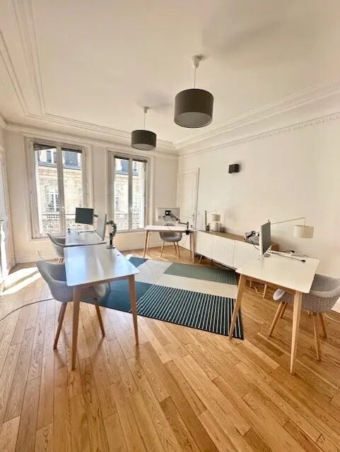 Bureau dans Paris à louer Photo de l’immeuble– Image 1 sur 10