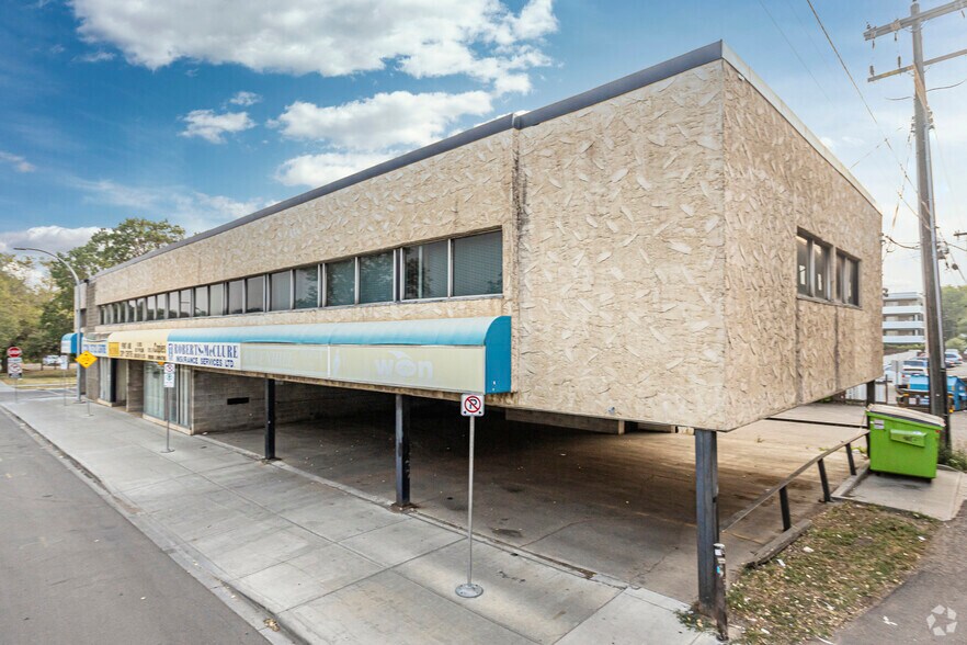 8016 105th St NW, Edmonton, AB à vendre - Photo de l’immeuble – Image 3 sur 6