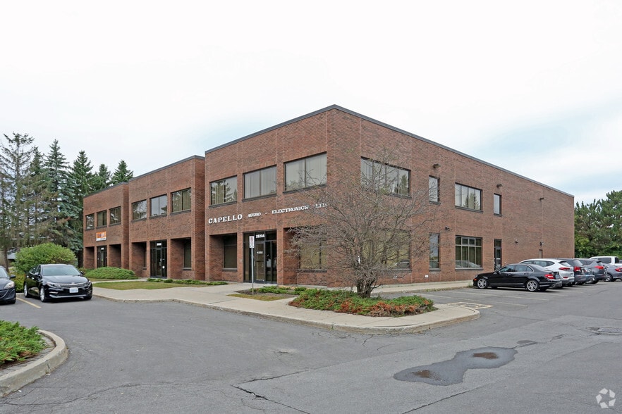 2520 St Laurent Blvd, Ottawa, ON à louer - Photo de l’immeuble – Image 3 sur 7