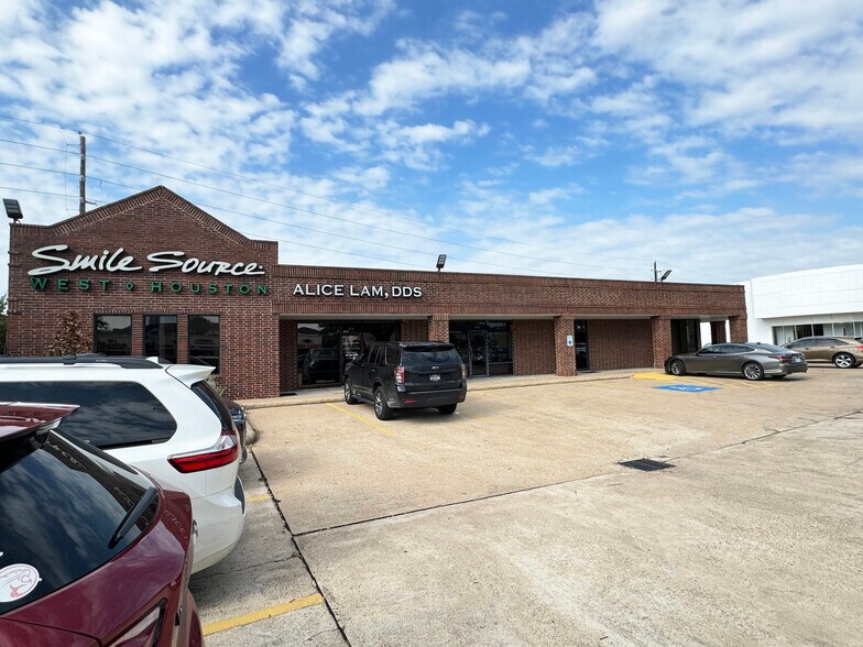 15300 Westheimer Rd, Houston, TX à louer - Photo de l’immeuble – Image 3 sur 3