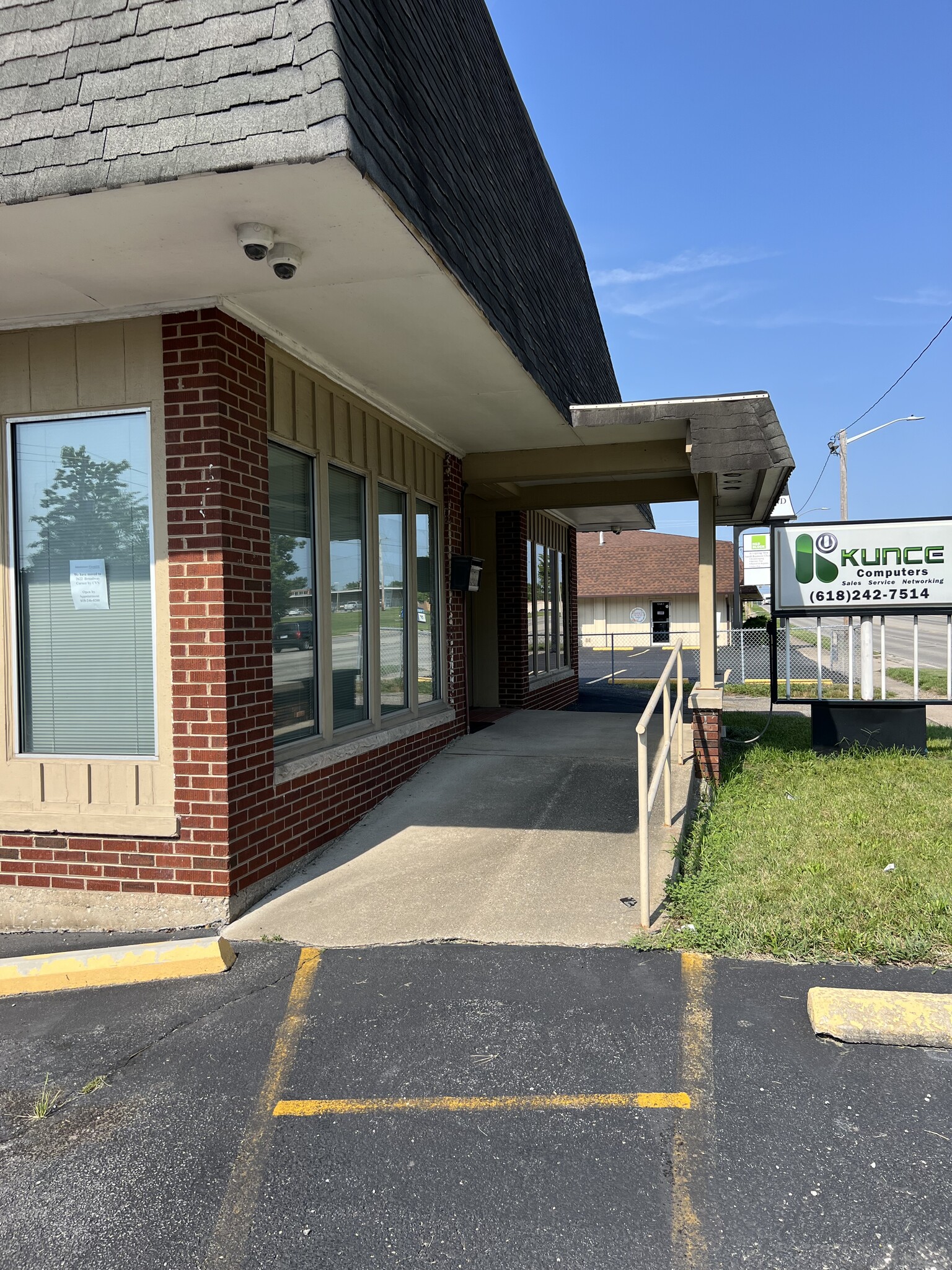 2409 Broadway St, Mount Vernon, IL à louer Photo de l’immeuble– Image 1 sur 13