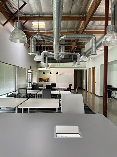 1811-1855 Centinela Ave, Santa Monica, CA à louer Photo de l’immeuble– Image 1 sur 4