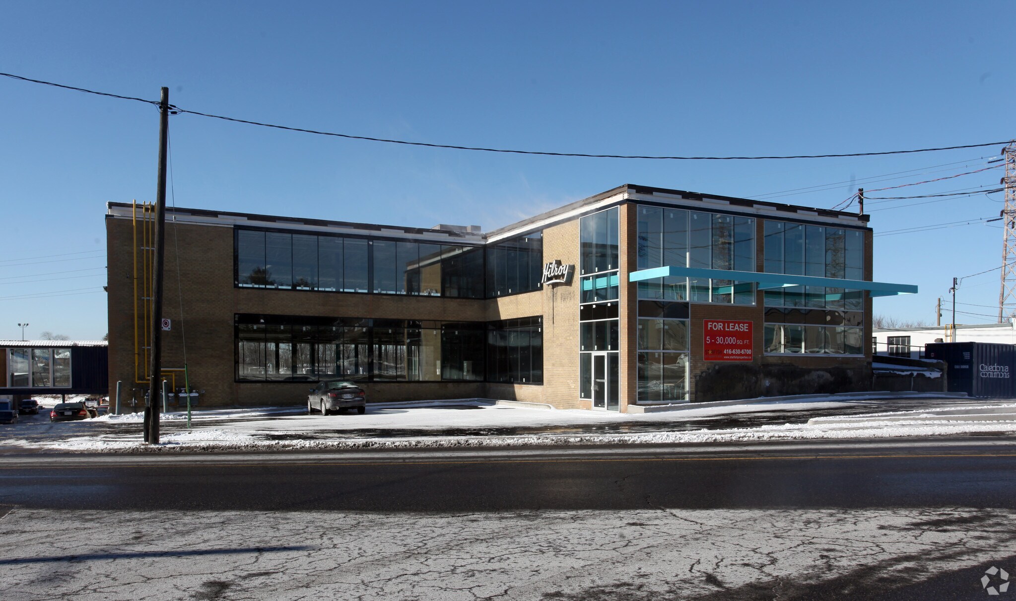670 Caledonia Rd, Toronto, ON à louer Photo de l’immeuble– Image 1 sur 5