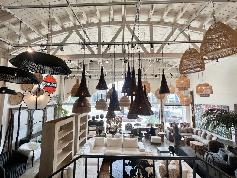 611 S La Brea Ave, Los Angeles, CA à vendre - Photo de l’immeuble – Image 3 sur 4