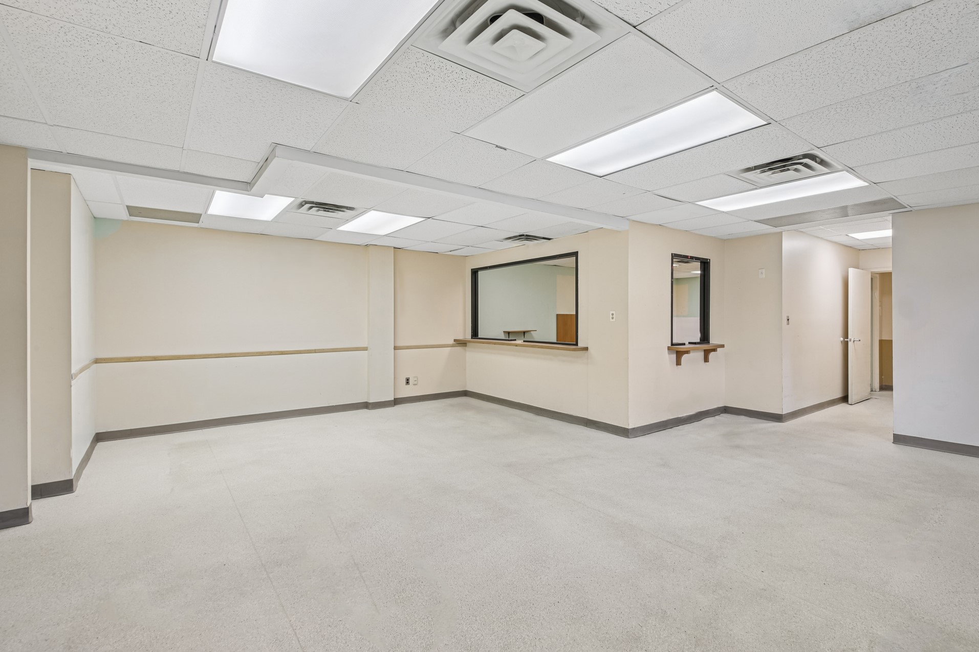 2010 Seagirt Blvd, Far Rockaway, NY à louer Photo intérieure– Image 1 sur 13