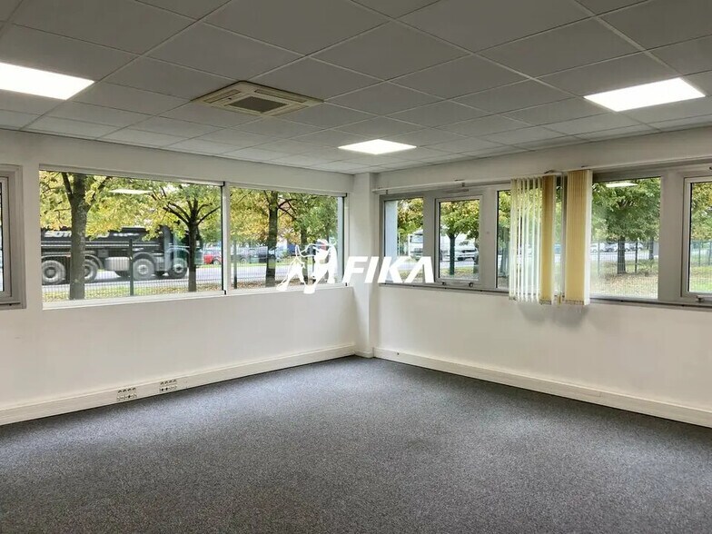 Bureau dans CASTELNAU-D'ESTRETEFONDS à louer - Photo de l’immeuble – Image 2 sur 12