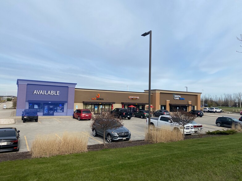 1530 Port Washington Rd, Grafton, WI à louer - Photo de l’immeuble – Image 1 sur 6