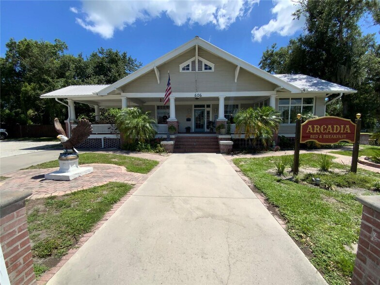 606 E Oak St, Arcadia, FL à vendre - Photo de l’immeuble – Image 3 sur 61