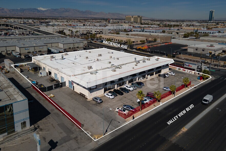 5325 S Valley View Blvd, Las Vegas, NV à louer - Photo de l’immeuble – Image 3 sur 20