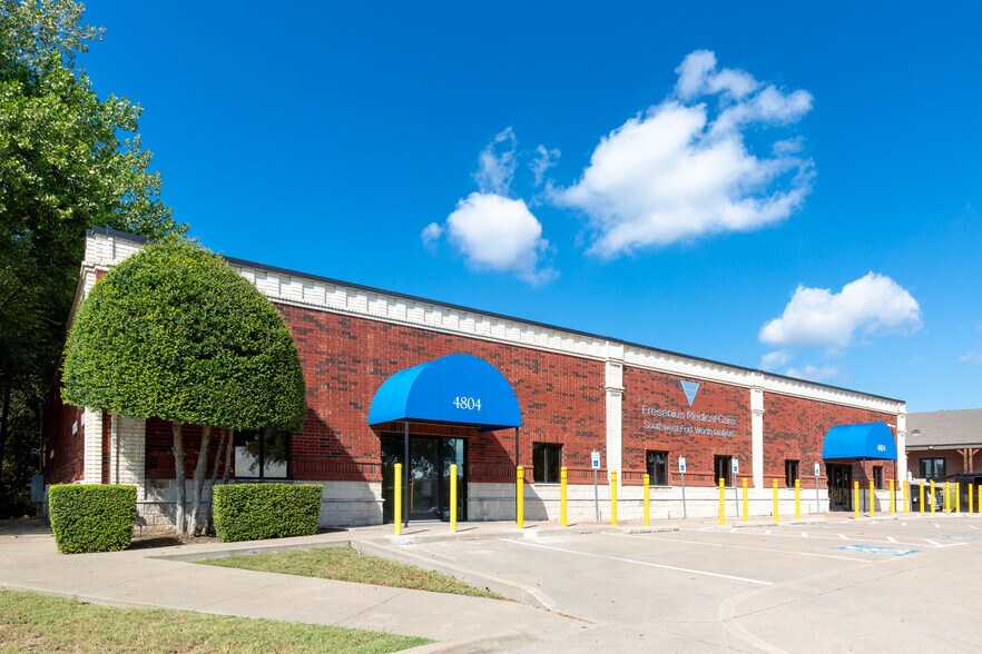 4804 Bryant Irvin Ct, Fort Worth, TX à vendre - Photo de l’immeuble – Image 3 sur 5