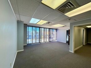 2424 W Manatee Ave, Bradenton, FL à louer Photo intérieure– Image 2 sur 3