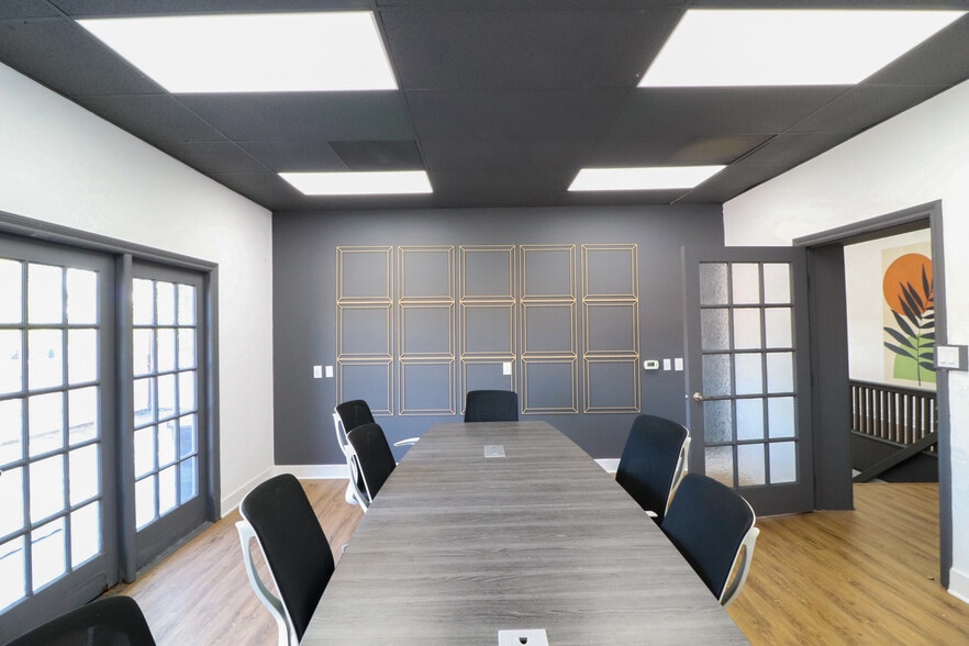 200 E Chapman Ave, Orange, CA à louer - Photo intérieure – Image 3 sur 35