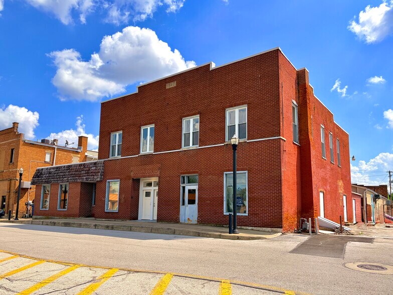 110 Railroad St, Clyde, OH à vendre - Photo de l’immeuble – Image 2 sur 48