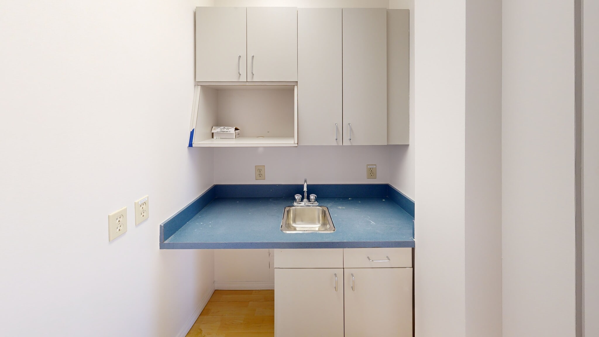 9919 Fairmount Dr SE, Calgary, AB à louer Photo intérieure– Image 1 sur 9