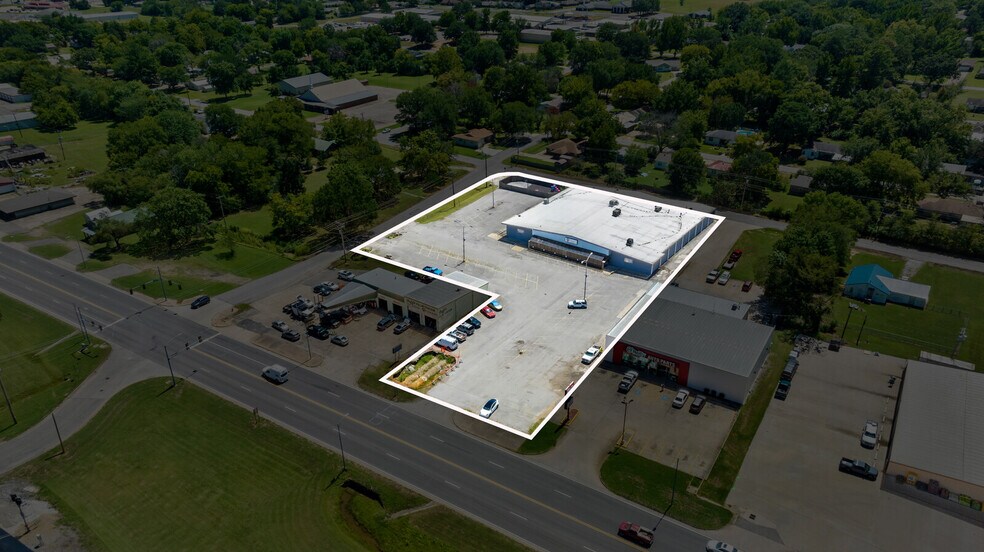 814 E Cherokee Ave, Sallisaw, OK à vendre - Photo de l’immeuble – Image 1 sur 57