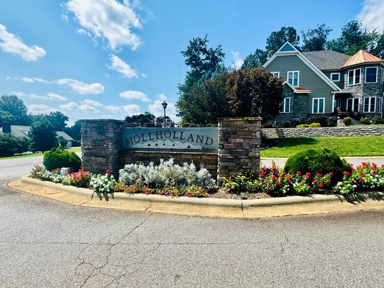 Mollholland Blvd, Morganton, NC à vendre - Photo de l’immeuble – Image 2 sur 18