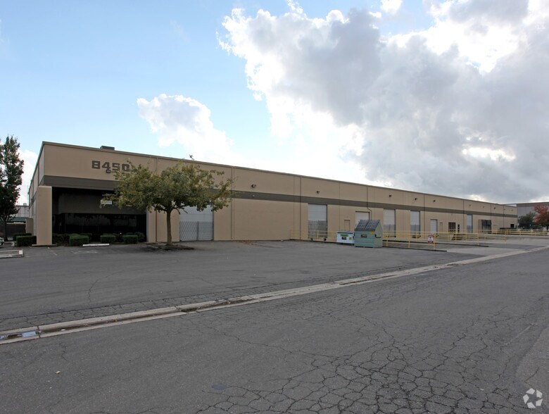 8450 Belvedere Ave, Sacramento, CA à louer - Photo principale – Image 1 sur 22