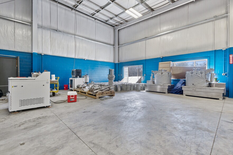 635 Franklin St, Constantine, MI à vendre - Photo intérieure – Image 3 sur 15