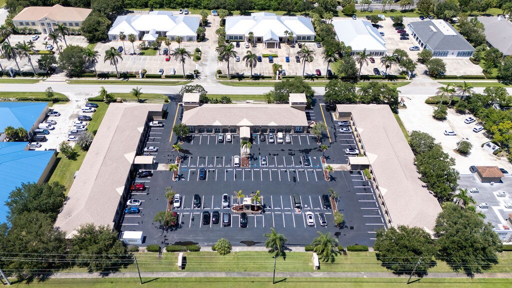923-931 37th Pl, Vero Beach, FL à louer Photo intérieure– Image 1 sur 45