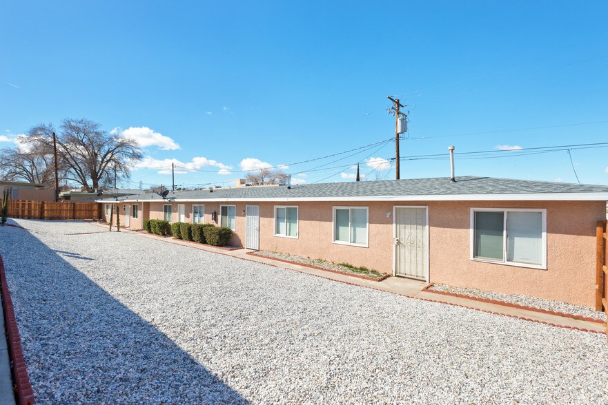 15564 Hesperia Rd, Victorville, CA à vendre - Photo de l’immeuble – Image 3 sur 15