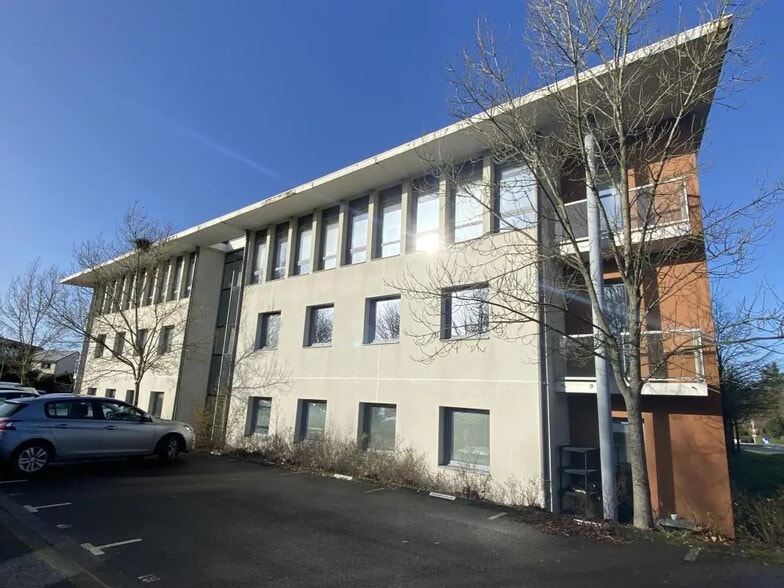 Bureau dans Pacé à louer - Photo de l’immeuble – Image 3 sur 7