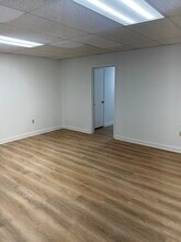 4696-4698 Honeygrove Rd, Virginia Beach, VA à louer Photo intérieure– Image 2 sur 14