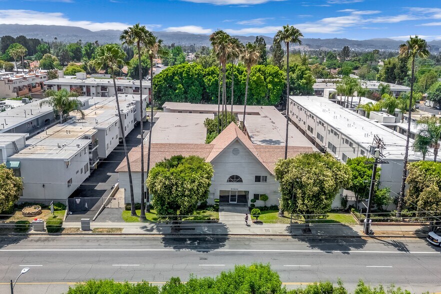 20234 Roscoe Blvd, Los Angeles, CA à vendre - Photo de l’immeuble – Image 2 sur 14