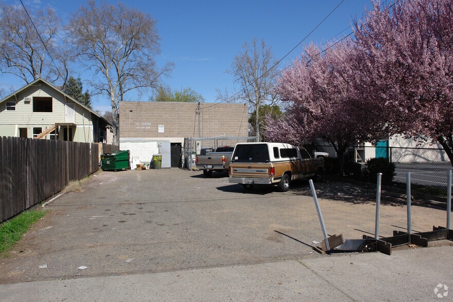 2820 E St, Sacramento, CA à louer - Photo de l’immeuble – Image 2 sur 4