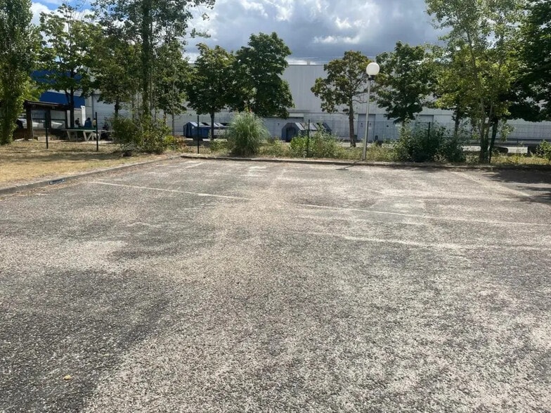 Bureau dans Bordeaux à louer - Photo de l’immeuble – Image 2 sur 15