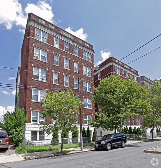 11-17 Goldsmith Ave, Newark, NJ à vendre - Photo principale – Image 1 sur 5