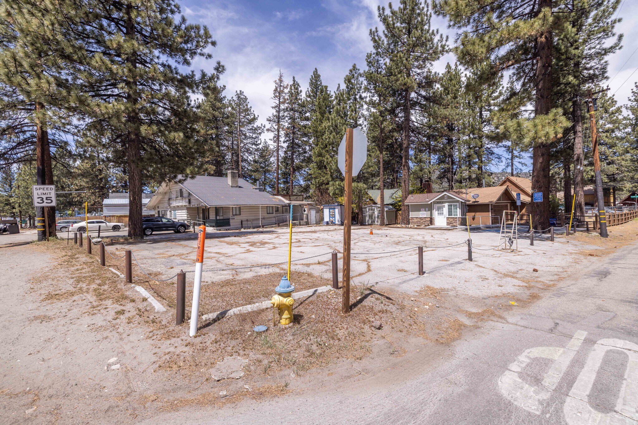 401 W Big Bear Blvd, Big Bear City, CA à louer Photo principale– Image 1 sur 20