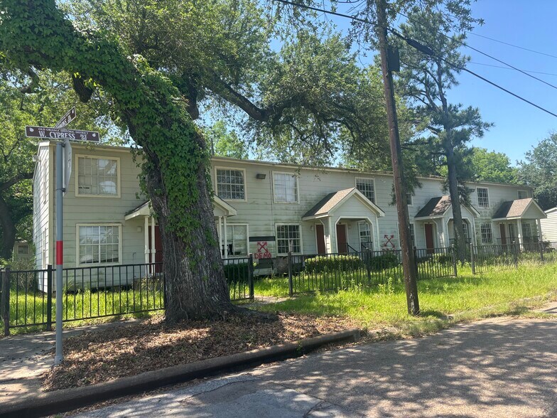 500 Simmons, Orange, TX à vendre - Photo de l’immeuble – Image 1 sur 1