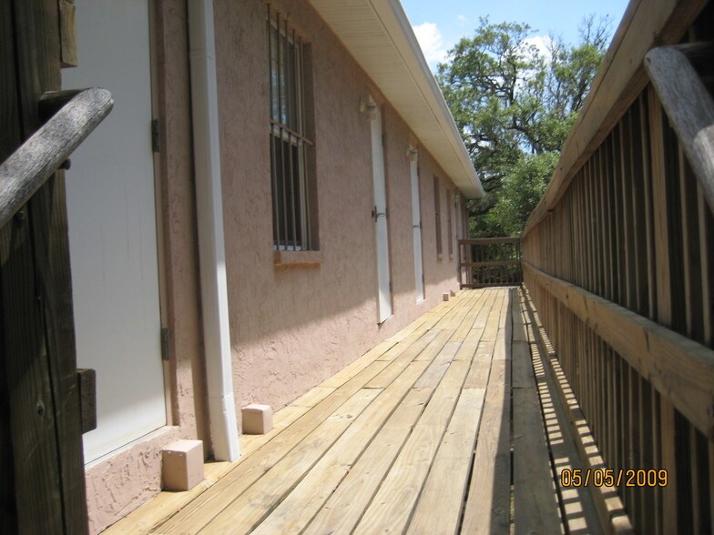 5474 Williams Rd, Tampa, FL à louer - Photo de l’immeuble – Image 3 sur 28
