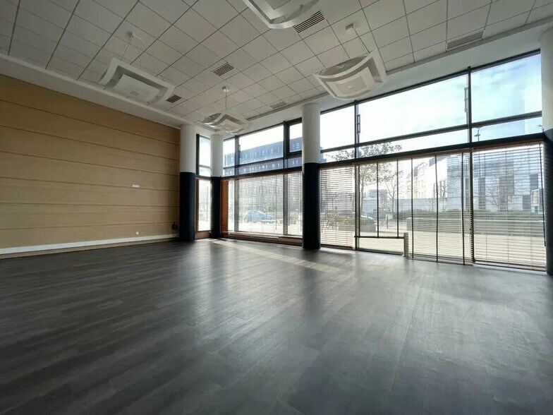 Bureau dans Le Havre à louer - Photo de l’immeuble – Image 1 sur 3