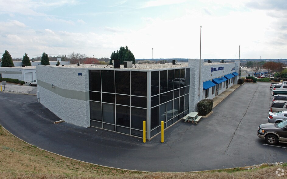 161 Johns Rd, Greer, SC à louer - Photo de l’immeuble – Image 2 sur 4