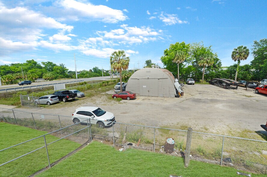 3885 E SR 46, Sanford, FL à louer - Photo de l’immeuble – Image 3 sur 12