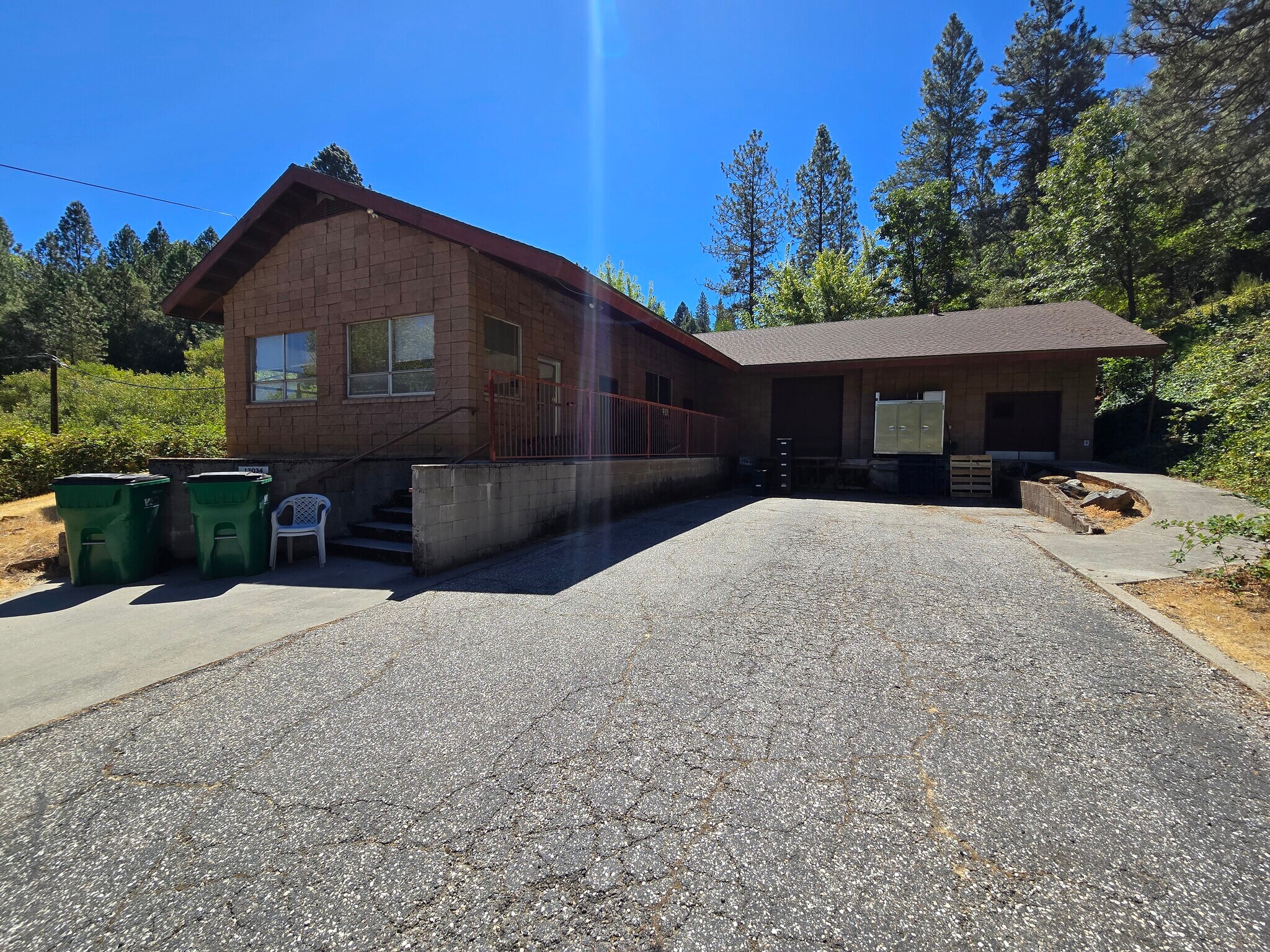 13034 Bitney Springs Rd, Nevada City, CA à louer Photo de l’immeuble– Image 1 sur 16