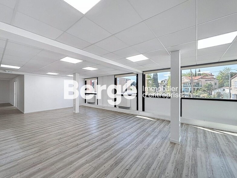 148 Avenue Georges Guynemer, Saint-Laurent-du-Var à louer - Photo de l’immeuble – Image 2 sur 17