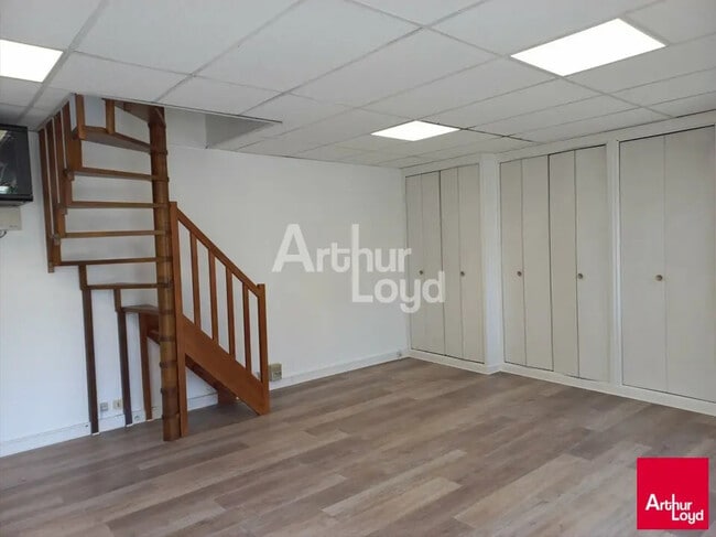 Plus de détails pour Bureau à louer