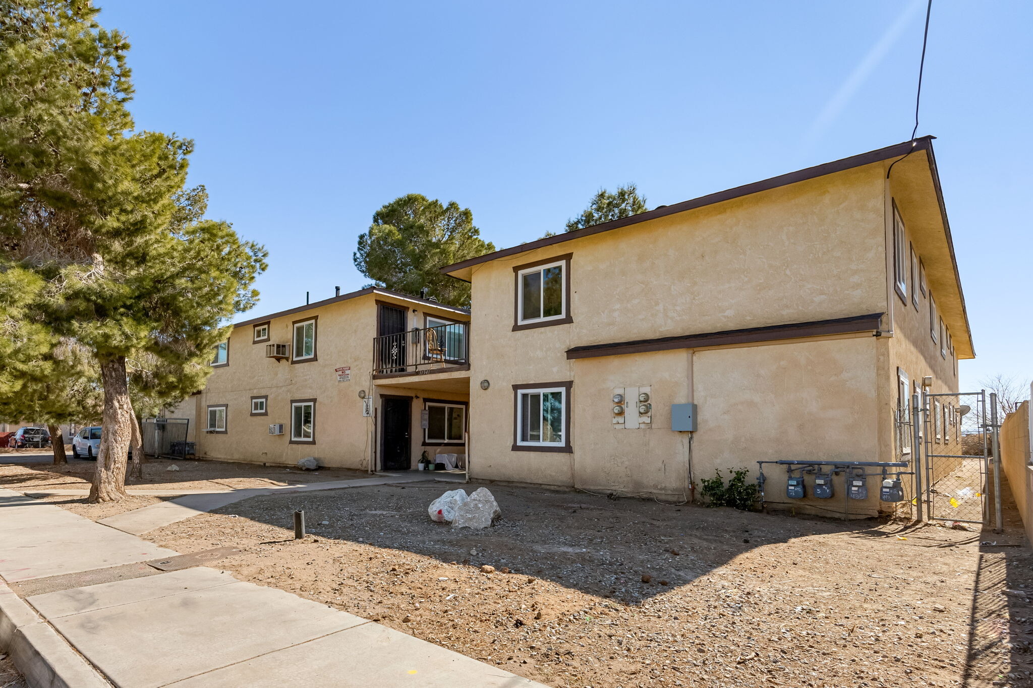 11941 Lee Ave, Adelanto, CA à vendre Photo de l’immeuble– Image 1 sur 10