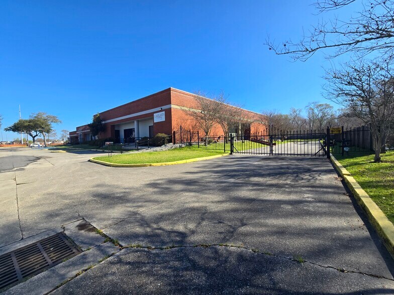 4949 Bullard Ave, New Orleans, LA à vendre - Photo de l’immeuble – Image 3 sur 11