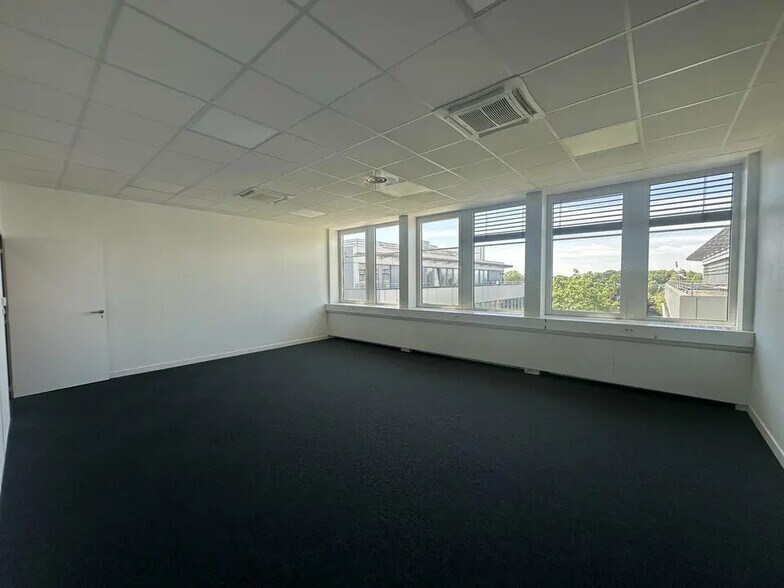 Bureau dans Schiltigheim à louer - Photo de l’immeuble – Image 3 sur 5
