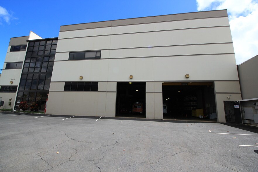 94-496 Ukee St, Waipahu, HI à louer - Photo de l’immeuble – Image 3 sur 6