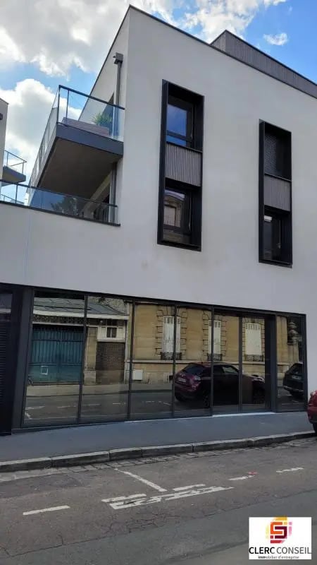 Plus de détails pour Local commercial à vendre