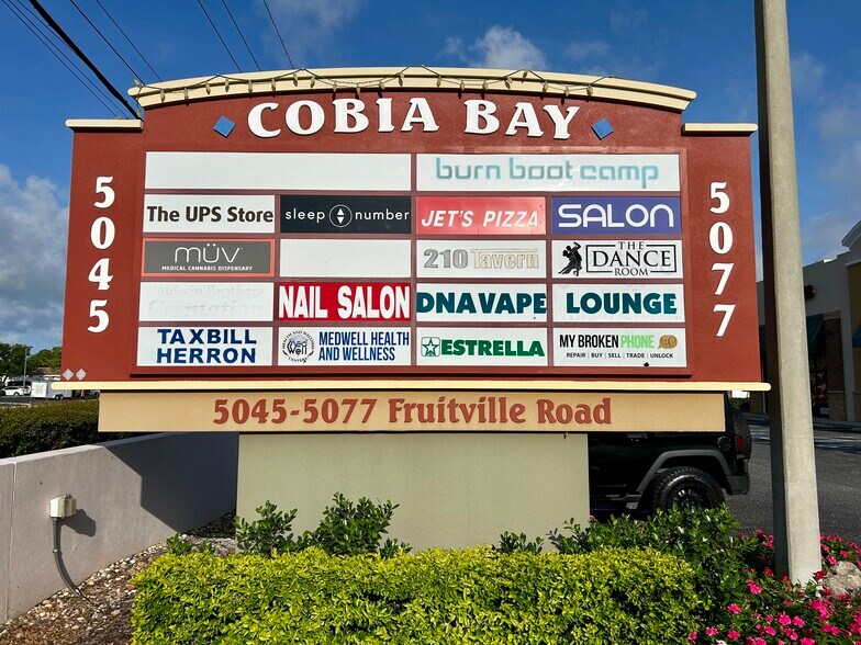 5045-5077 Fruitville Rd, Sarasota, FL à louer - Photo de l’immeuble – Image 2 sur 7